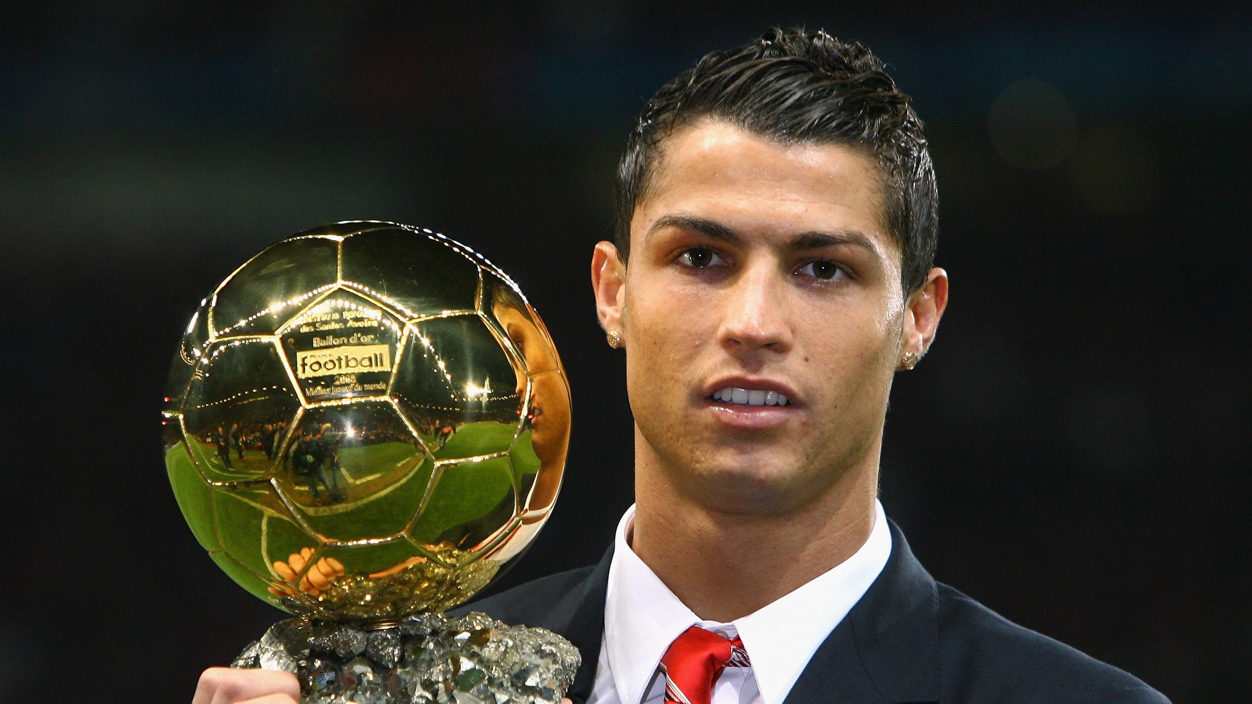 18岁波黑天才边锋横空出世，曼联加入争夺，波黑有哪些足球明星