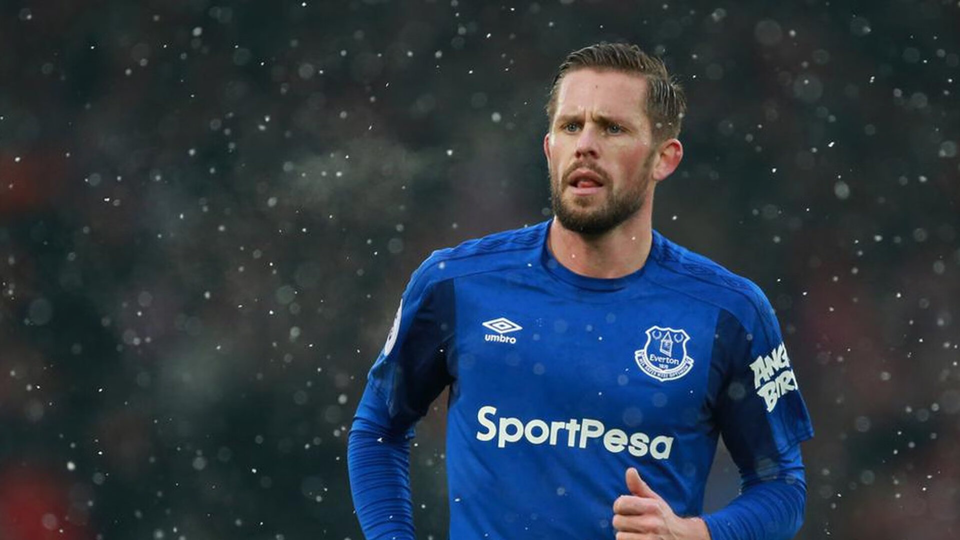 步行者三分线外制造空位进攻更加流畅，步行者三巨头